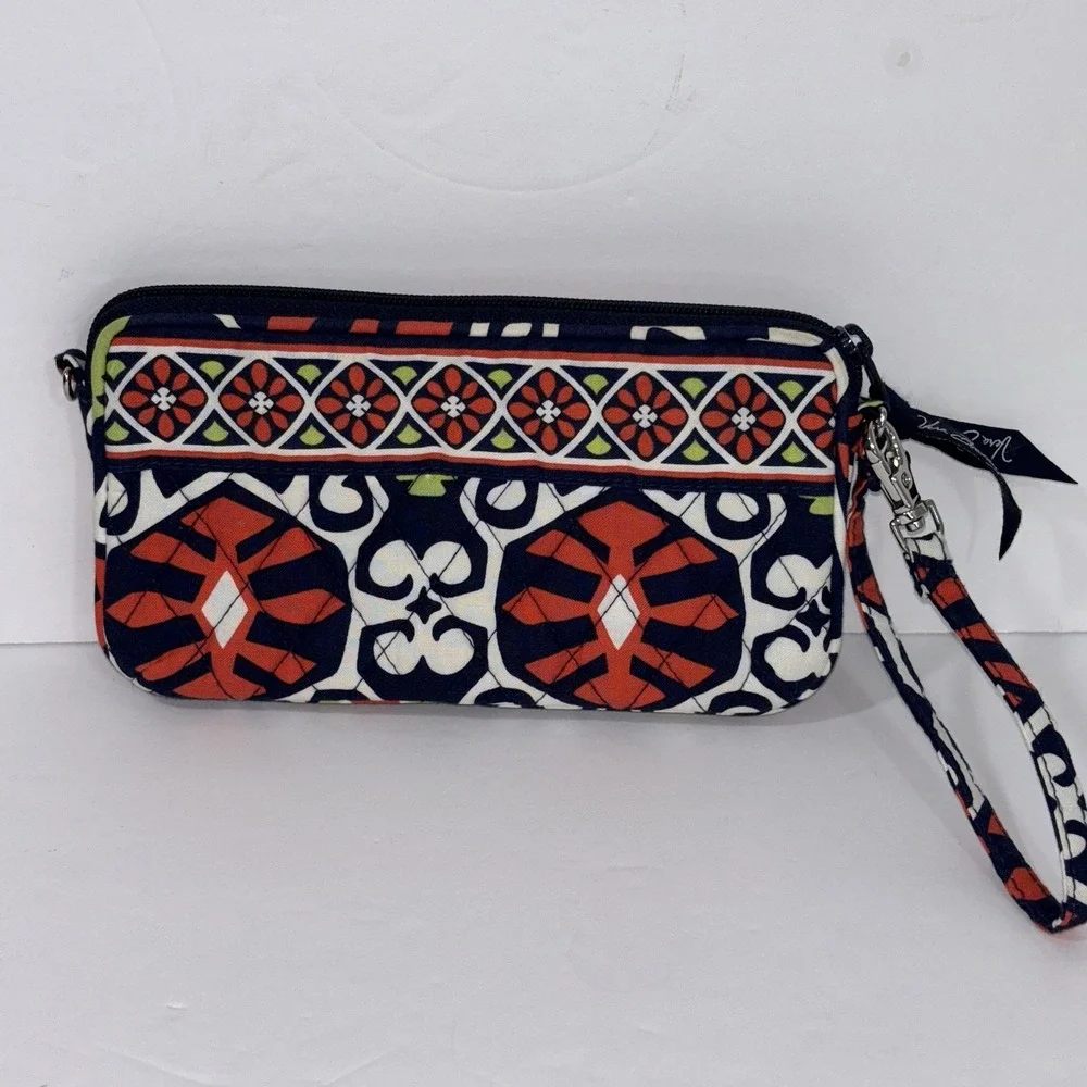 Vera Bradley Sun Valley Wristlet Excellent Used Condition great for‎ travel